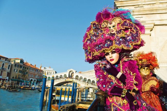 Karneval in der einzigartigen Stadt Vendig in Italien. Venezianische Masken