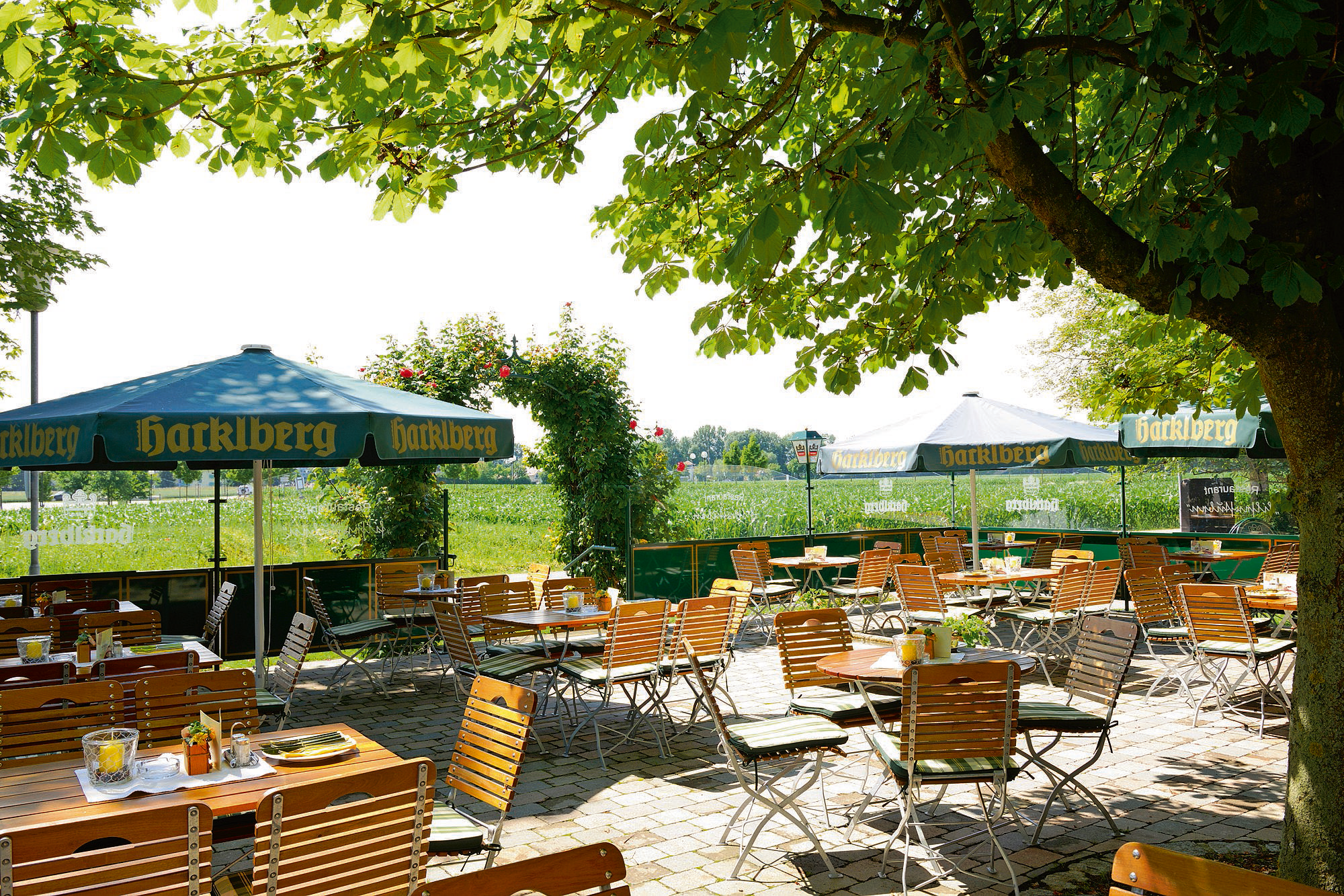 BadFüssing-Thermalbad-Terasse Gastronomie im Thermalhotel