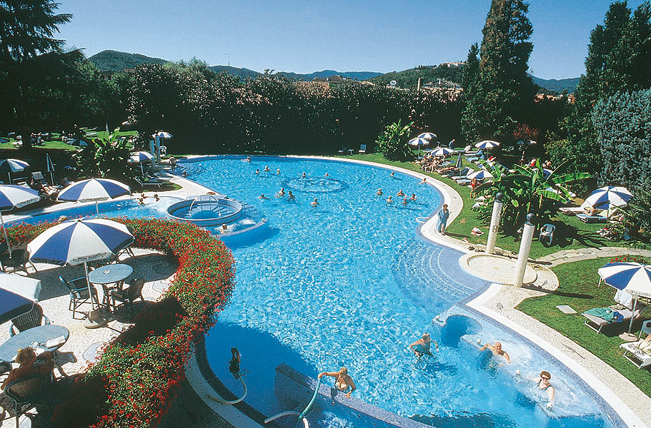 Hotelpool im Hotel in Abano Terme