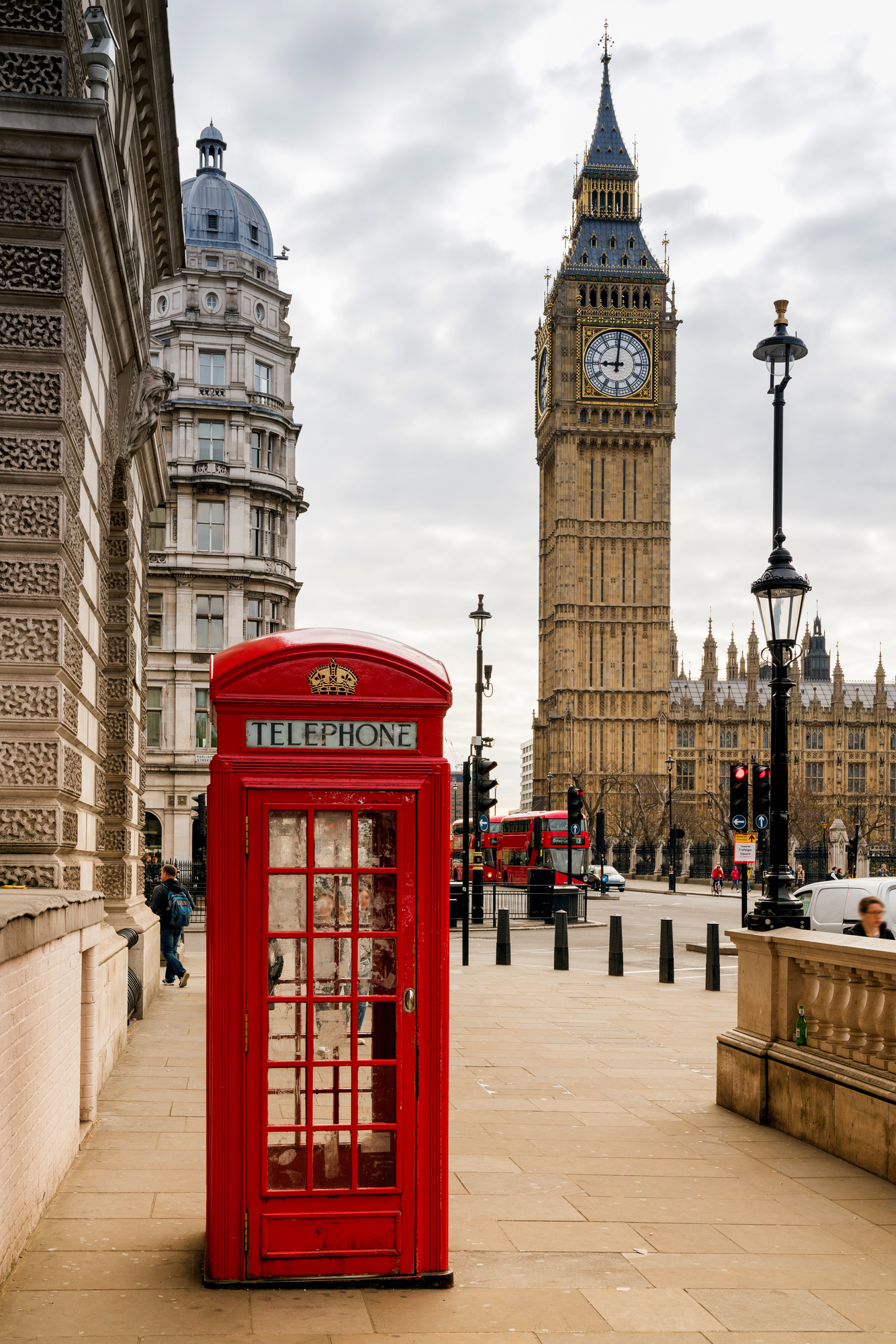 London mit rotem Telefonhäußchen